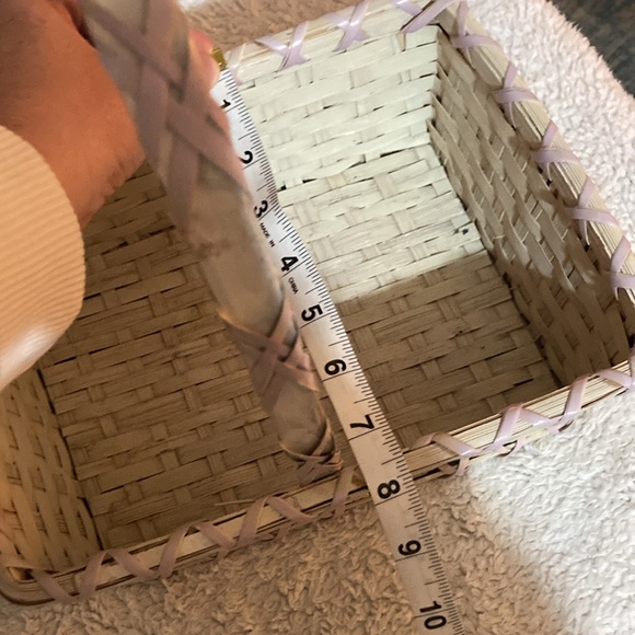 Cute wicker basket with heart designs euc - Picture 10 of 15